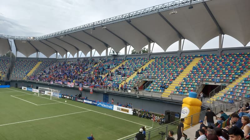 Público de la U en el encuentro. Foto: Enelcamarín