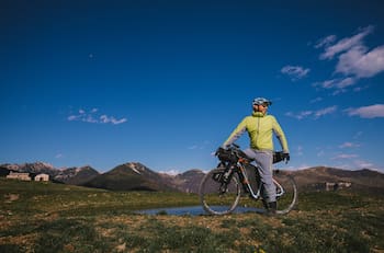 Ciclistas rompen récord Guinnes por dibujar un dinosaurio en el GPS