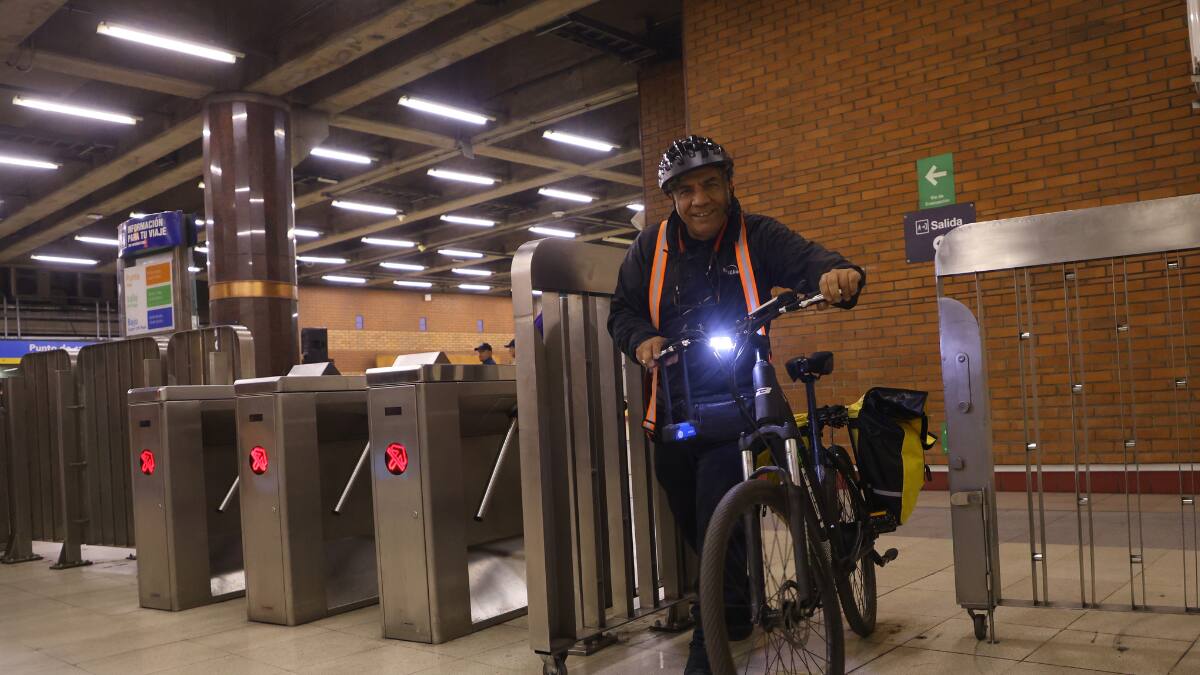 Desde este 21 de mayo Metro de Santiago también permitirá las bicicletas los días feriados