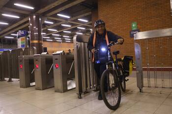 Desde este 21 de mayo Metro de Santiago también permitirá las bicicletas los días feriados