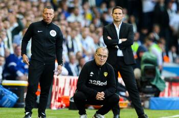 ¡Premier Leeds! Bielsa asciende sin jugar y desata la locura en Inglaterra