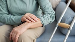 Estos son los mejores ejercicios para combatir el dolor de artritis, según experto