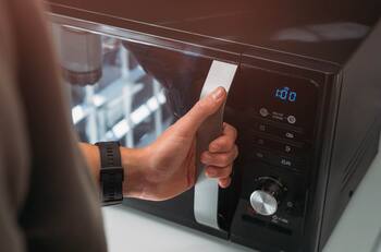 Black Friday 2024: Fensa tiene microondas con hasta un 50% de descuento