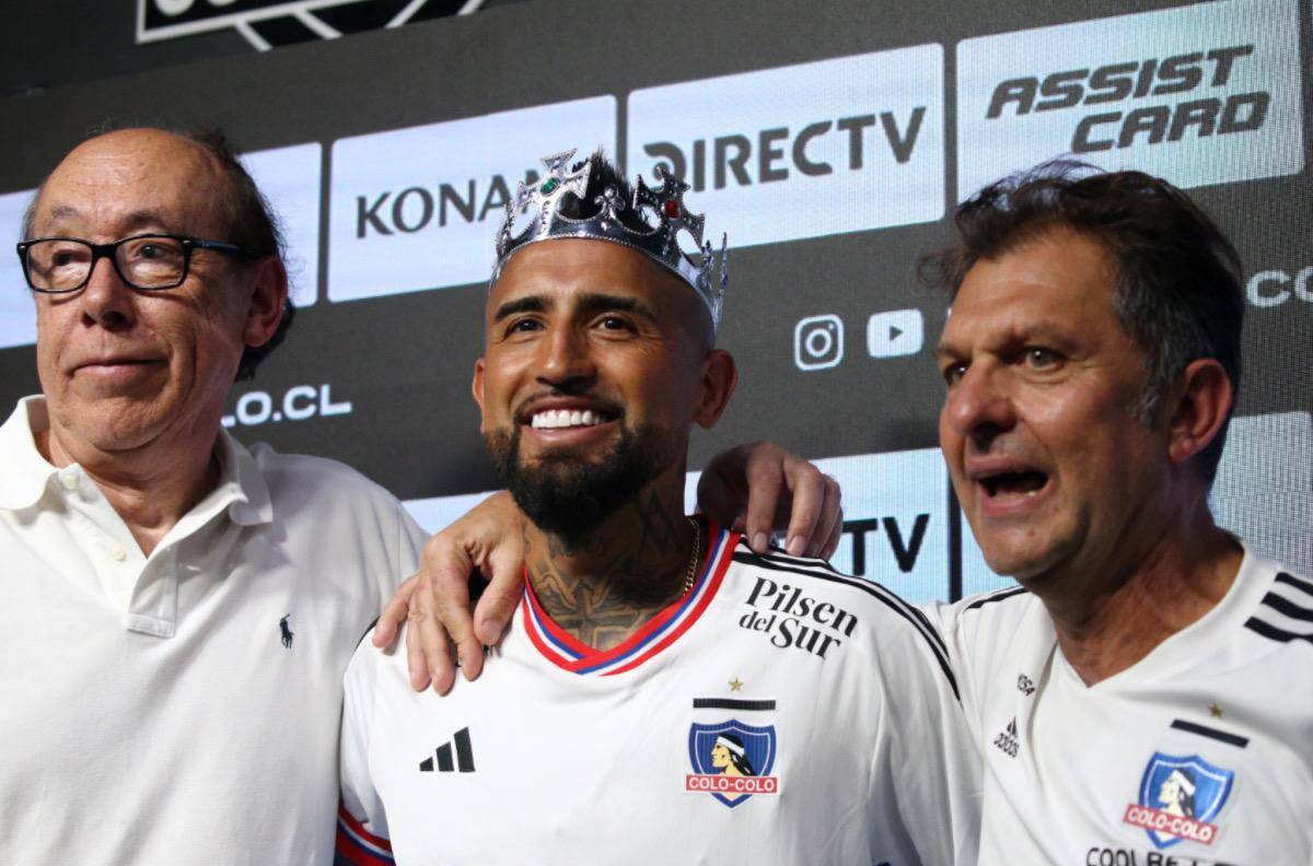“Las contrataciones de Colo Colo no las pueden manejar tipos que nunca se han puesto pantalón corto”