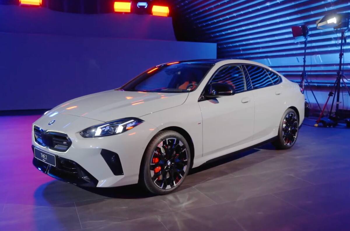 BMW presenta en Chile un auto que se puede estacionar desde el celular