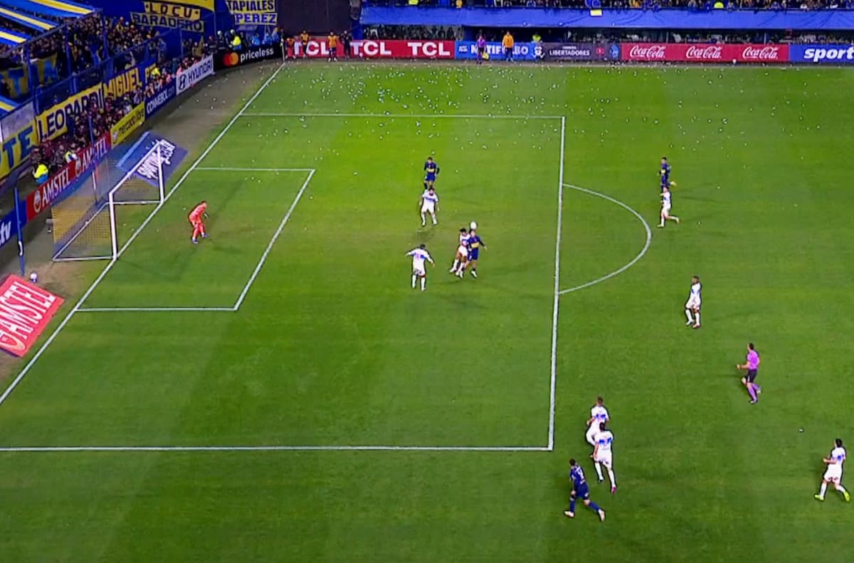 VIDEO | ¡Anulado! Boca Juniors anotaba la igualdad ante la UC, pero el VAR ahogó el grito en La Bombonera