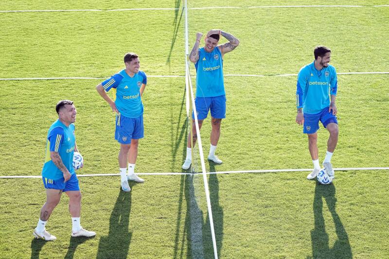 Gary Medel dejó atrás su lesión y fue convocado para el partido de este sábado ante Tigre. (Foto: @BocaJrsOficial)