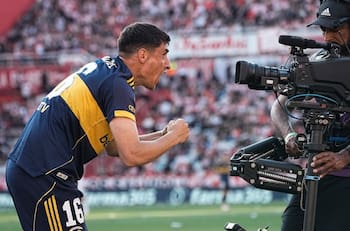 Le meten miedo a River Plate: Boca Juniors de los chilenos vence a Estudiantes y es líder