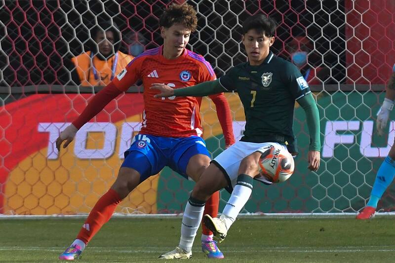en su duelo ante La Roja por Eliminatorias. Foto: Agencia Aton.