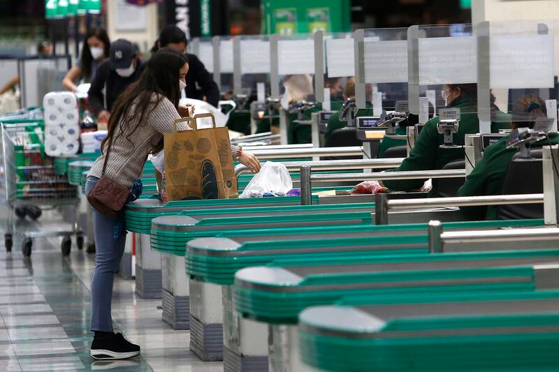 El Bolsillo Familiar Electrónico puede usarse únicamente en la compra de alimentos. Créditos: ATON.