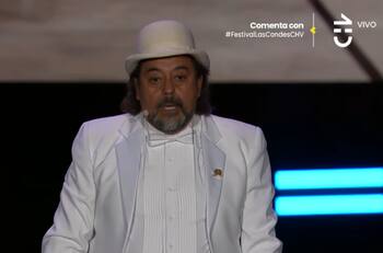 Bombo Fica responde a grito del público y generó risas y aplausos en el Festival de Las Condes