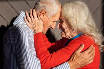 Caja de compensación le entregará $40 mil a pensionados que cumplan con este requisito