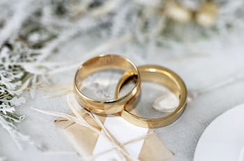 Bono Bodas de Oro: Revisa cómo recibir $400 mil por estar casado