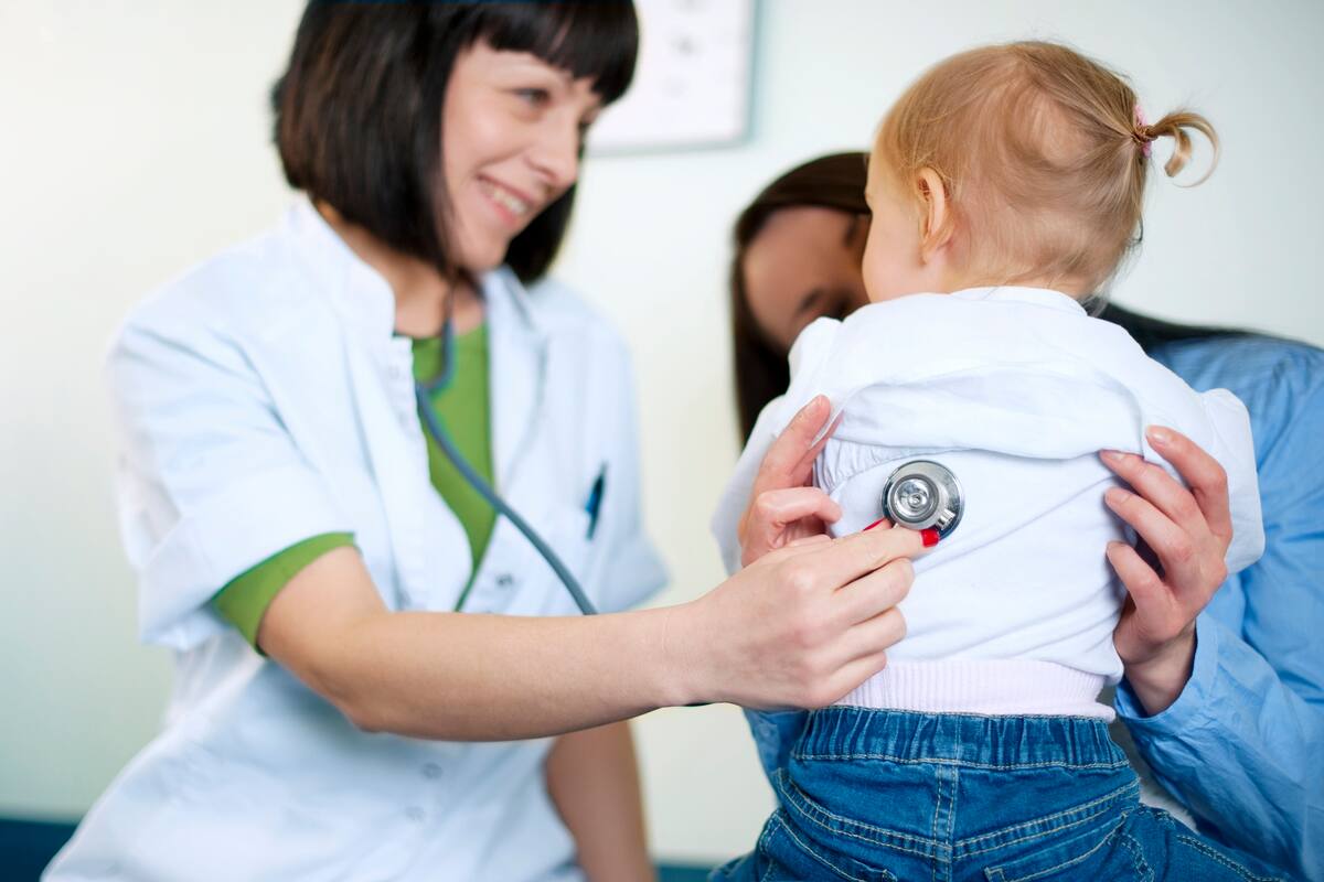 Deberás ir a la Municipalidad para acreditar el cumplimiento del control de salud al día.