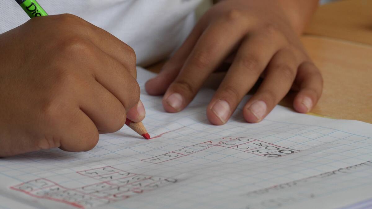 Gobierno paga bono automático de $73.000 a estudiantes que cumplan estos requisitos en 2025