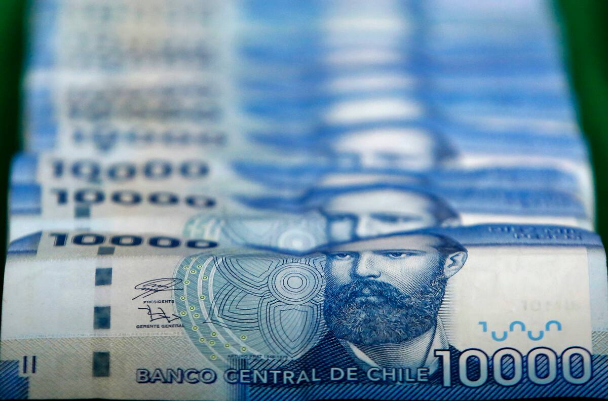 Conoce si tu hijo puede recibir $67 mil por haber salido de cuarto medio