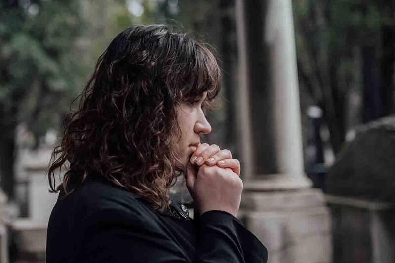 Así puedes solicitar el Bono Fallecimiento de una Carga Familiar, de Caja Los Andes. Créditos: Pexels.