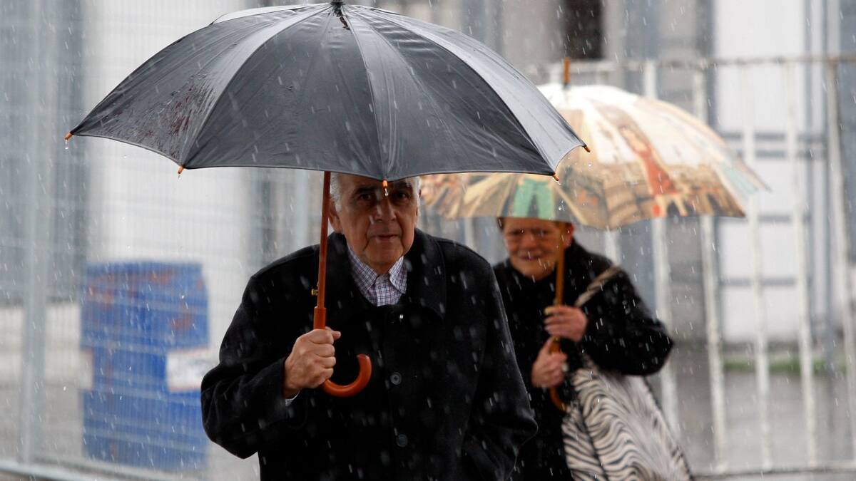 Adultos mayores podrán cobrar $81.000 al IPS para lidiar con el frío: revisa con tu RUT si lo recibirás