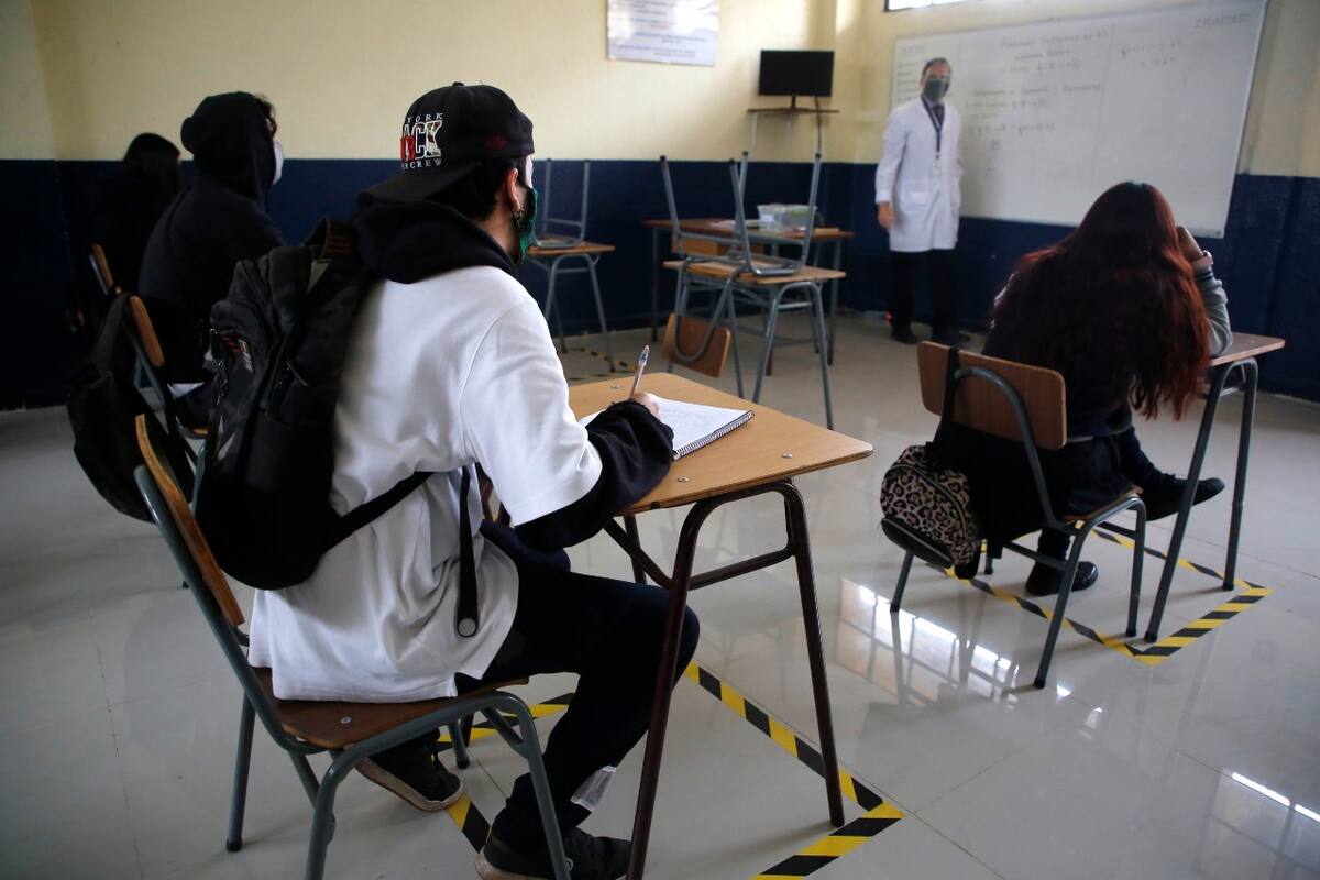 Los estudiantes beneficiados pueden recibir hasta $75.719 pesos si se encuentren dentro del primer 15% de mejor rendimiento.