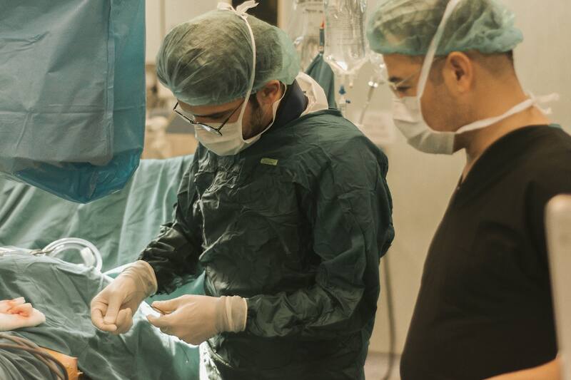 Revisa en la nota todos los procedimientos quirúrgicos que Fonasa ofrece relacionados a las hernias.