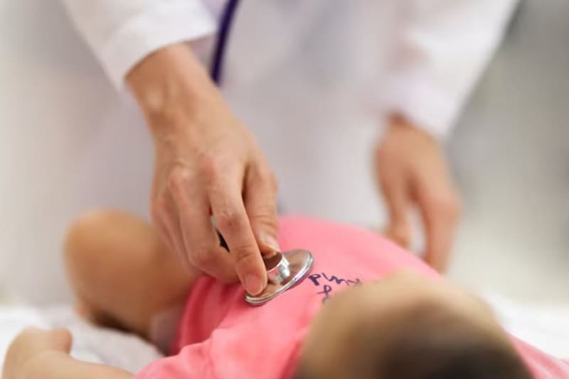 La malnutrición infantil está contemplada dentro de los bonos PAD que ofrece Fonasa.