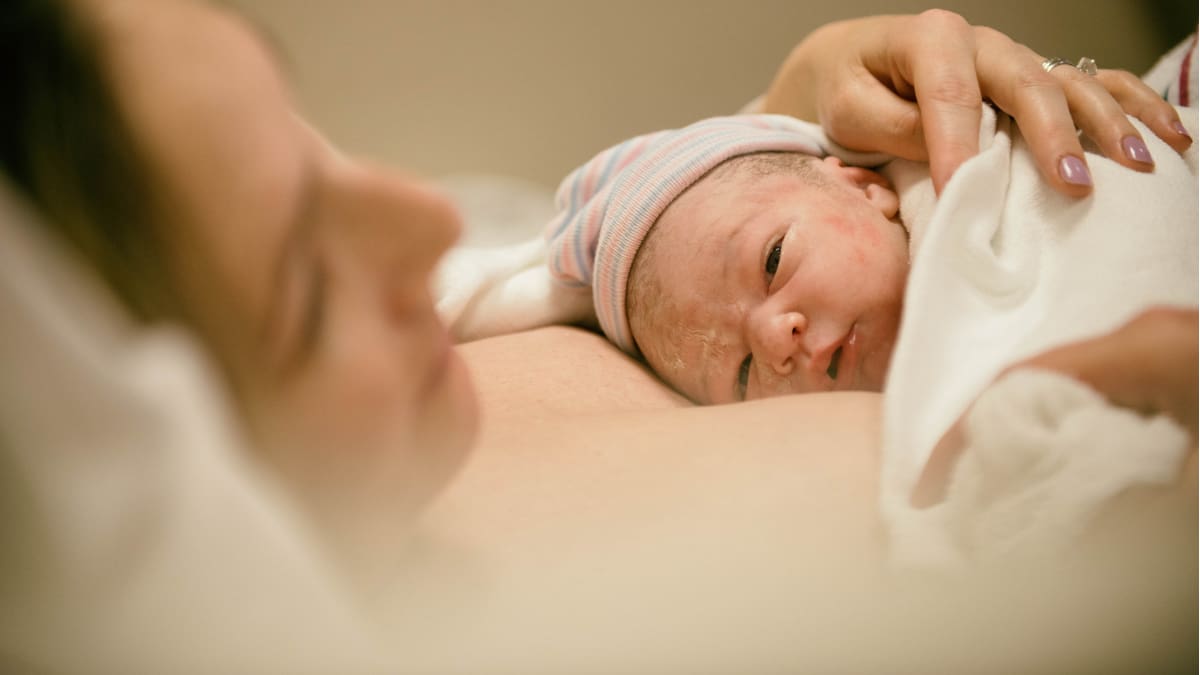 Revisa desde qué semana gestacional pueden solicitar las embarazadas el Bono PAD Parto de Fonasa