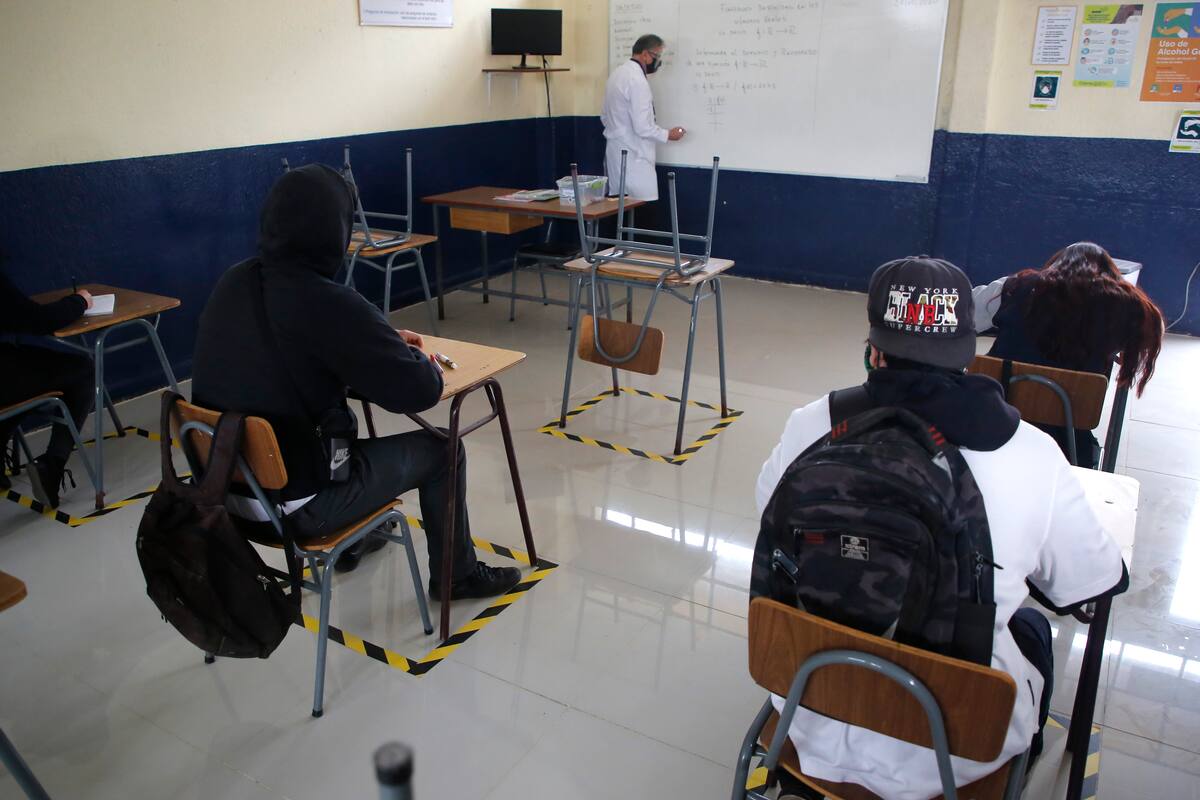 El Bono por Asistencia Escolar aumentó su monto de pago mensual a $11 mil este 2023. Créditos: ATON (imagen referencial).