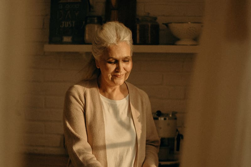 Las beneficiarias son mayores de 65 años. Créditos: Pexels