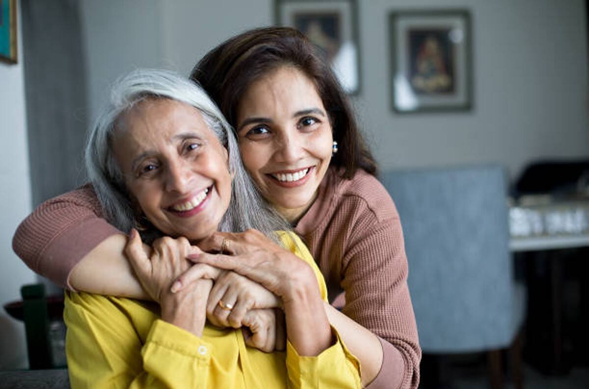 Madres pensionadas pueden recibir hasta $165 mil por cada hijo con este beneficio