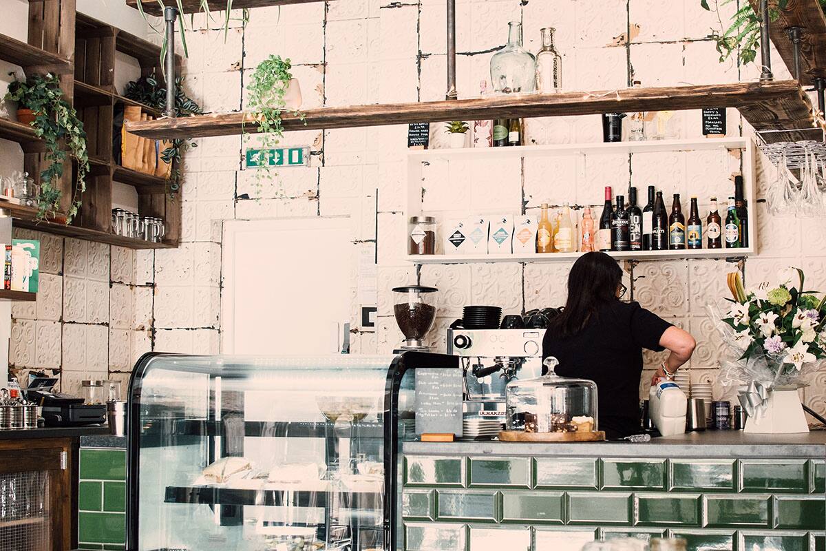 Consulta los antecedentes requeridos. Créditos: Pexels