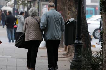 Bonos para adultos mayores: Revisa sus requisitos y montos