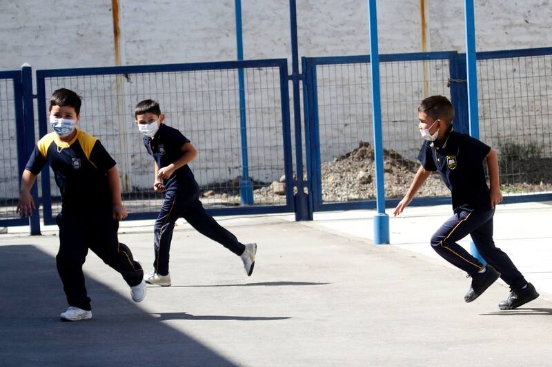 Estudiantes de todo el país conforman otro de los grupos prioritarios para Caja Los Héroes.