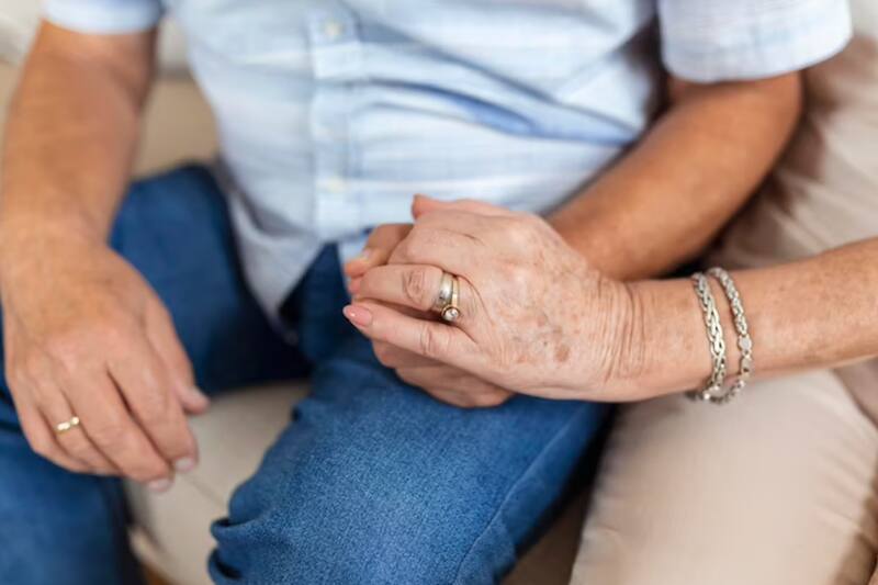 Si cumples 25 o 50 años de casado puedes recibir un beneficio. Créditos: Freepik