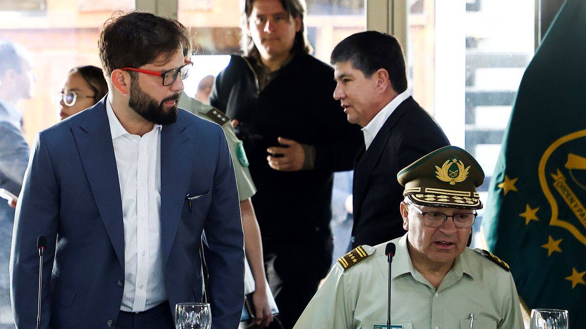 Abogado de General Yáñez aseguró que Presidente Boric lo llamó para “darle absoluto respaldo”