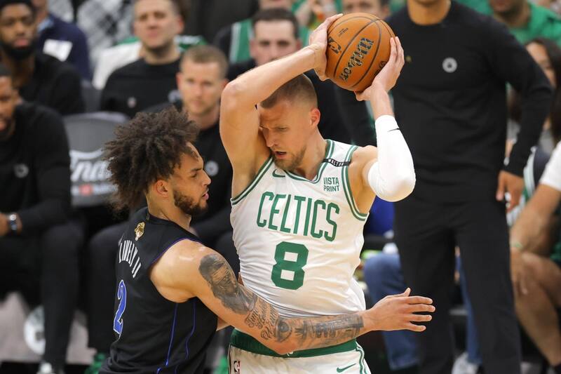 venció a Dallas Maverick en el primer juego