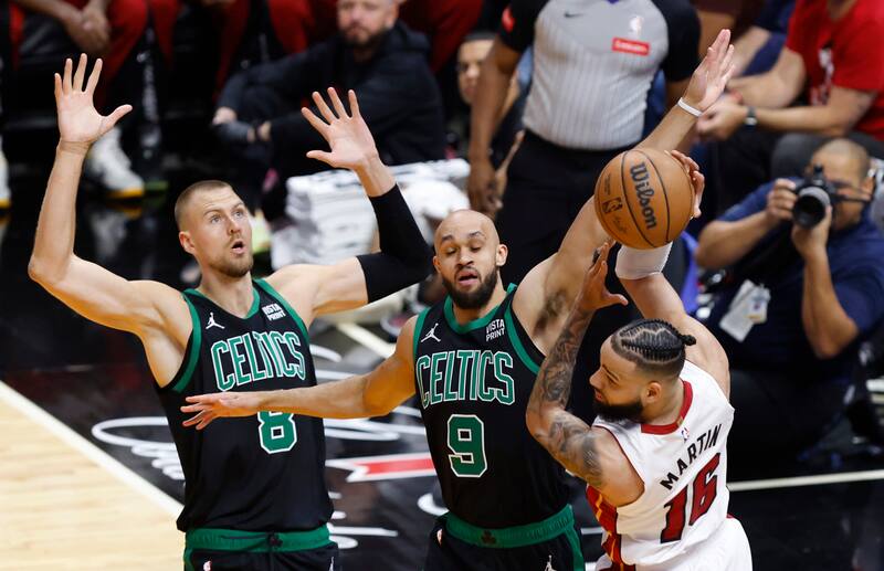 Boston sigue avanzando a paso firme. Foto: EFE.