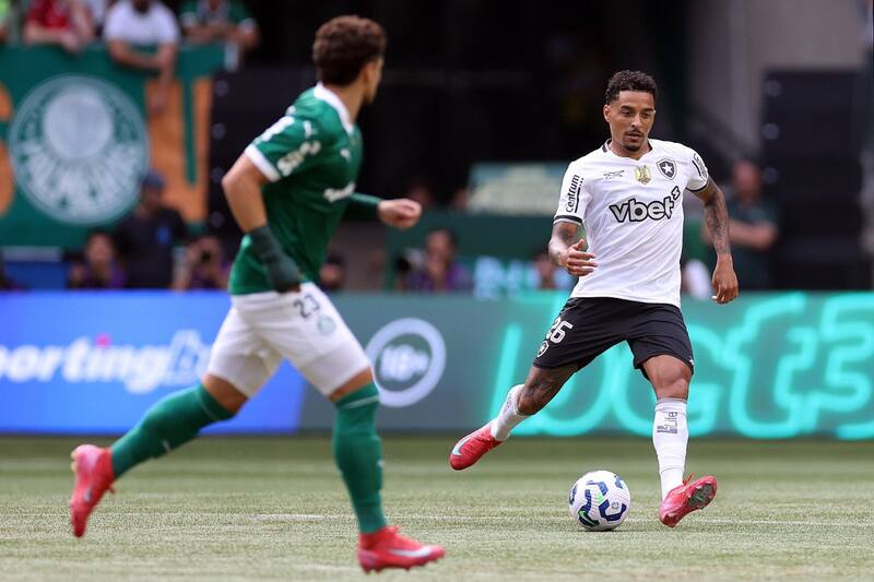 El rival de la U en Copa Libertadores llega con más dudas que certezas. Foto: @botafogo