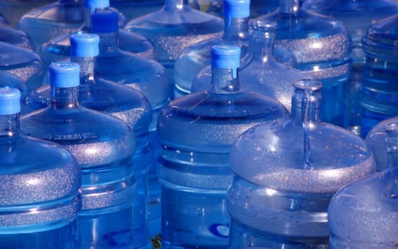 Los botellones pueden tener una segunda vida | Foto: Freepik