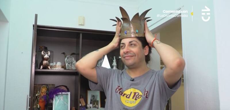 Su corona de Reina Guachaca. Créditos: CHV.