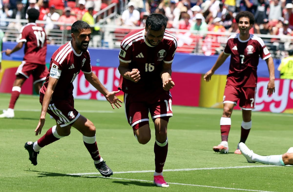 El capitán de Qatar quedó con las ganas de ser el autor del tanto que le dio el primer punto a su Selección en Mundiales. Foto: EFE.