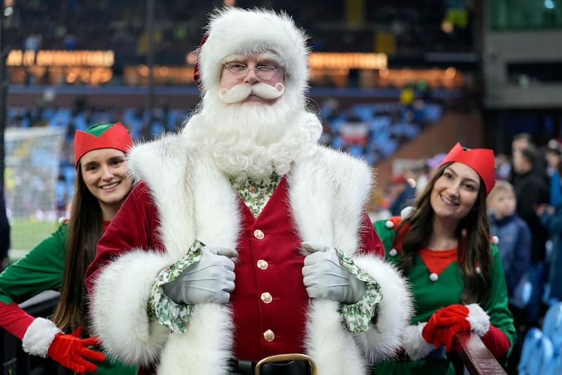 Los futboleros no tendrán de regalo de Navidad un día lleno de partidos, tal como venía siendo la tradición. Foto: EFE
