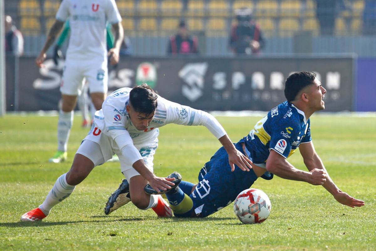 El delantero argentino estará afuera entre seis a ocho meses. Foto: Aton.