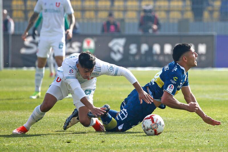 El delantero argentino estará afuera entre seis a ocho meses. Foto: Aton.