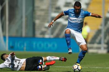 Beñat San José no se olvida de Universidad Católica: buscaría a Branco Ampuero como refuerzo para Bolívar