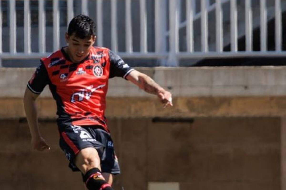 Deportes Limache busca cederlo a préstamo en busca de minutos.