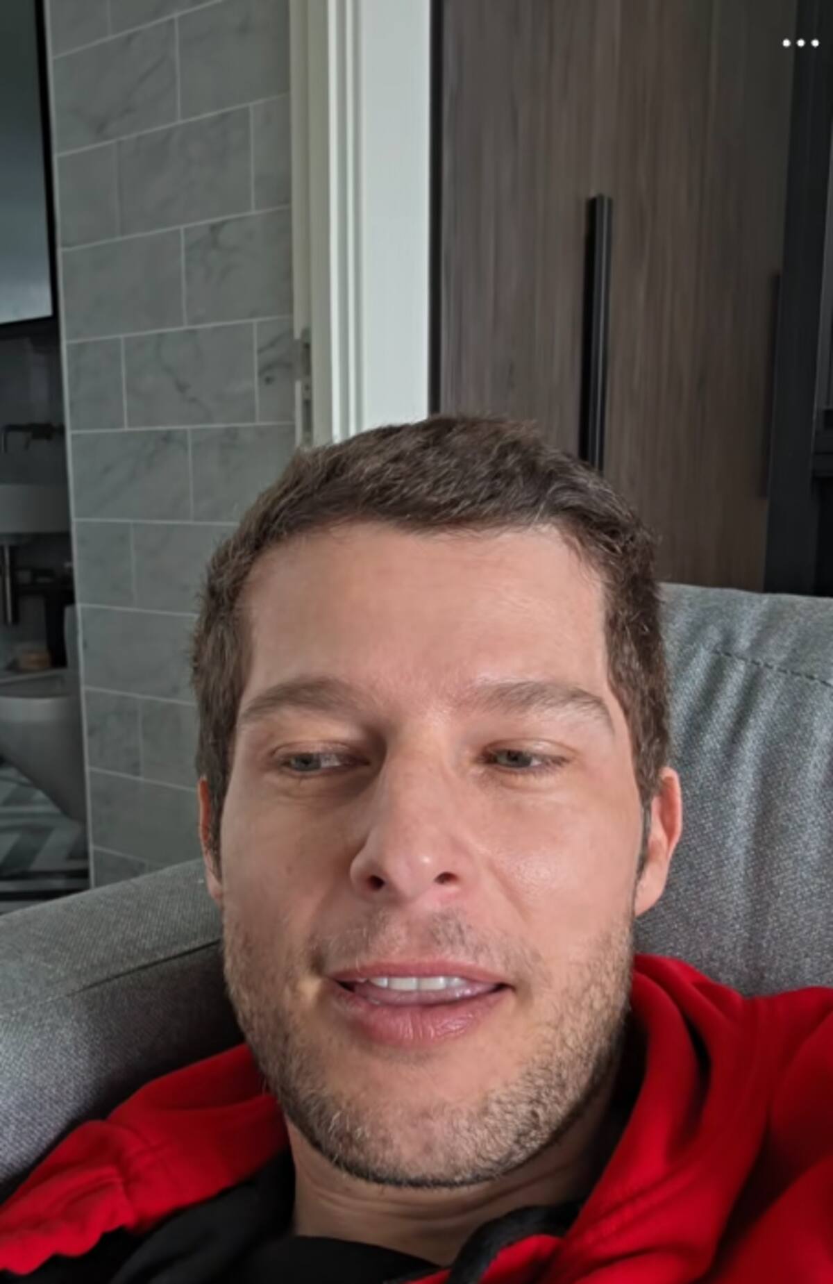 El ex trabajador de La Red reveló que Julia Vial lo echó de su asiento.