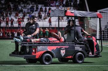 Desolación en el equipo de Ángelo Araos por la gravísima lesión del chileno: “Es una fatalidad, aún no lo asimilamos”