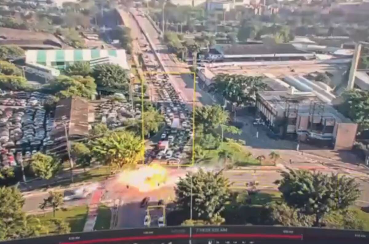 VIDEO | Impactante accidente en Brasil deja dos muertos: Avioneta cayó sobre importante avenida en São Paulo