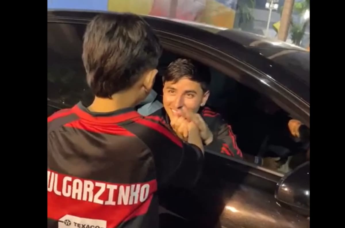 VIDEO | De Pulgar a Pulgarzinho: el chileno es crack en Flamengo y le cumple el sueño a un niño