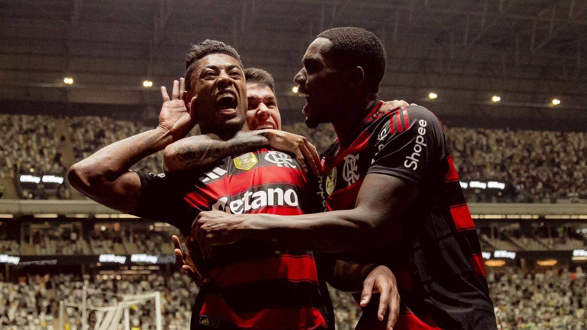 VIDEO | El gol en el último suspiro que dejó al Flamengo de Erick Pulgar a un paso del título en el Brasileirao